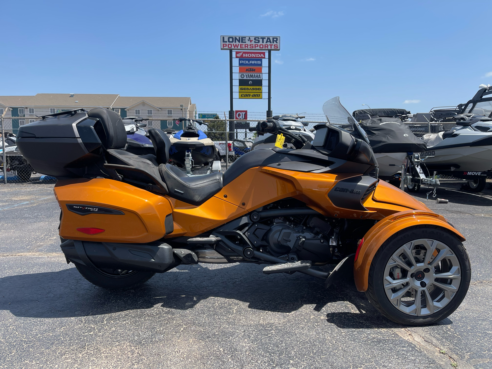 2024 Can-Am Spyder F3 Limited - Image 3