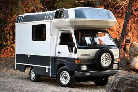 1990 Toyota HiAce HolidayAce 4x4 - Image 2