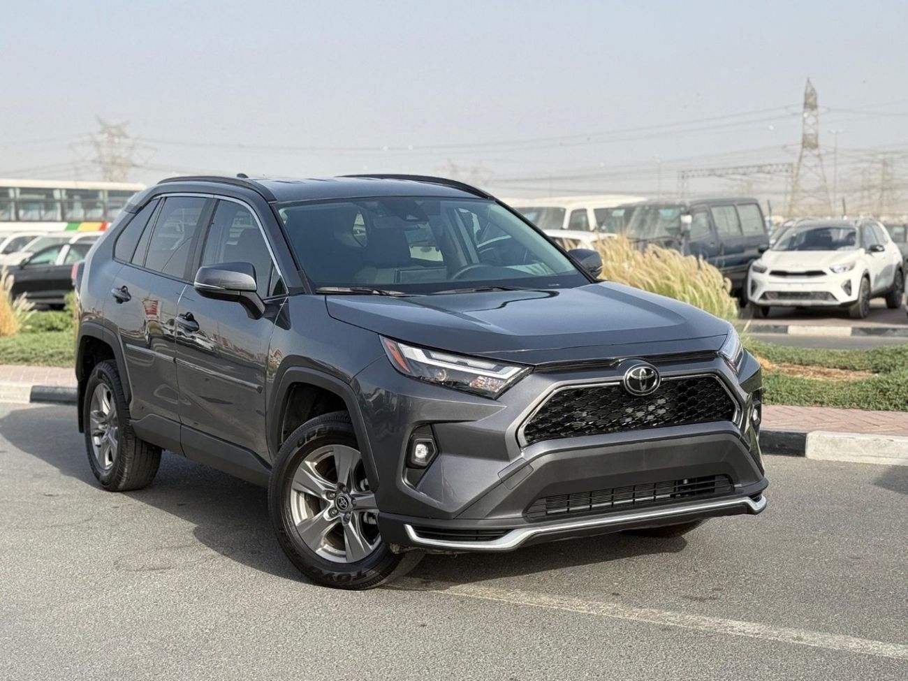 Toyota RAV4 XLE 2.5 leather seats, push start