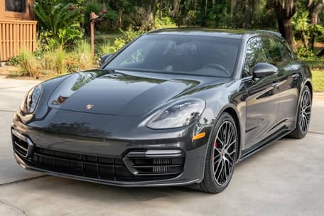 2022 Porsche Panamera GTS Sport Turismo