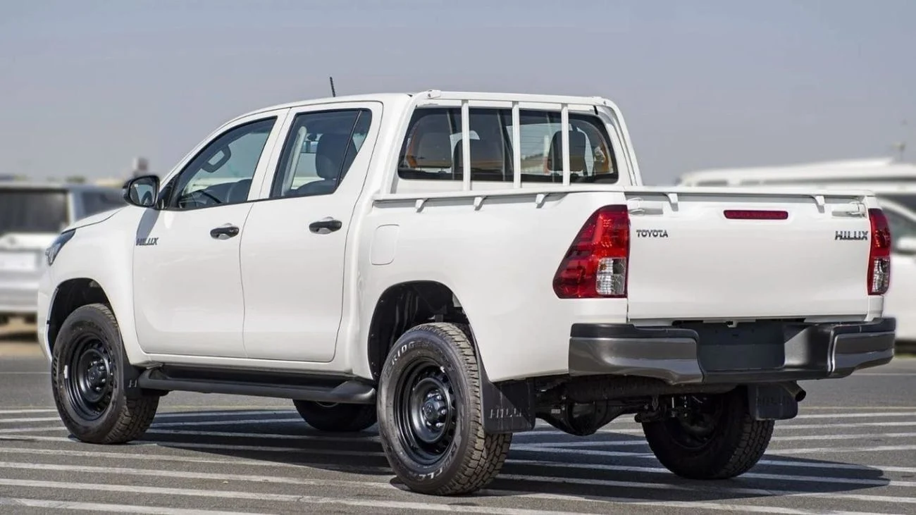 2023 Toyota Hilux 2.4L MED Option P Window Diesel - Image 11