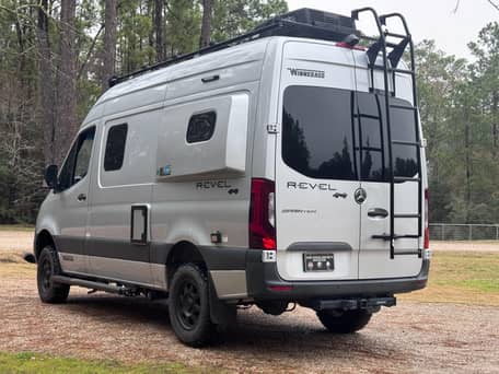2023 Mercedes-Benz Sprinter 2500 Winnebago Revel 4x4 - Image 10