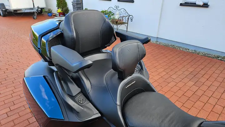 Can-Am Spyder RT - Image 13