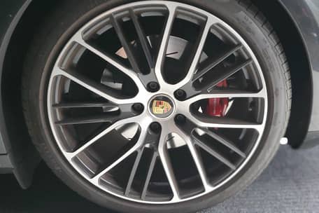 2022 Porsche Panamera GTS Sport Turismo - Image 13