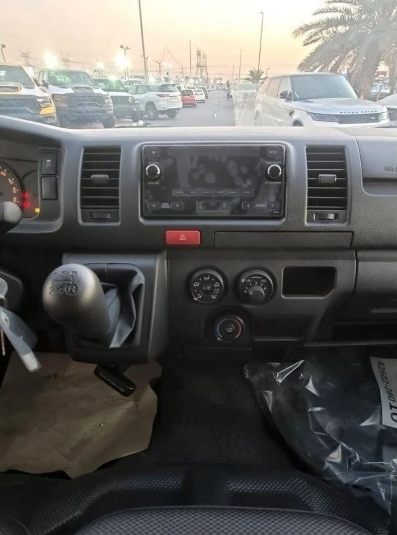 Toyota Hiace HIACE 2.7L MT PETROL OLD SHIP - Image 14