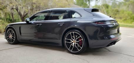 2022 Porsche Panamera GTS Sport Turismo - Image 13