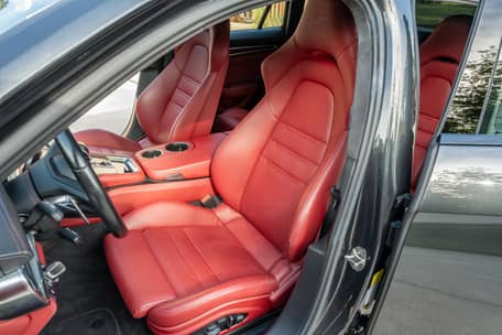 2022 Porsche Panamera GTS Sport Turismo - Image 15