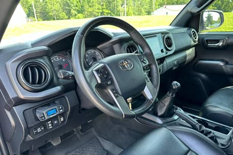 2018 Toyota Tacoma TRD Sport Double Cab 4x4 - Image 16