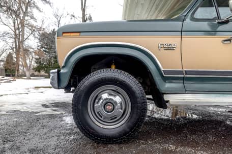 1986 Ford F-250 XLT Lariat 4x4 - Image 20