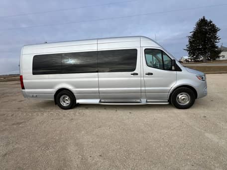2020 Mercedes-Benz Sprinter 3500XD - Image 19