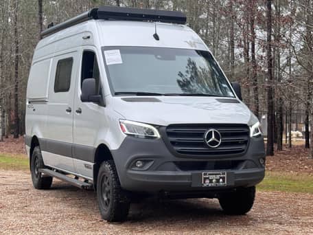 2023 Mercedes-Benz Sprinter 2500 Winnebago Revel 4x4 - Image 13