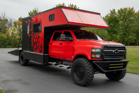 2021 Chevrolet Silverado 6500 Medium Duty 4x4 - Image 3