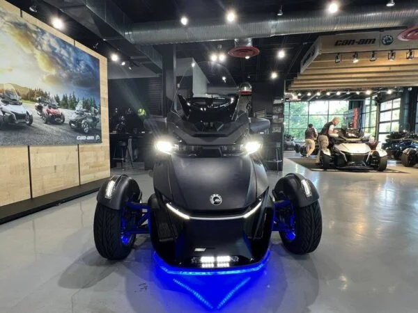 2022 Can-Am Spyder RT Sea-To-Sky - Image 3