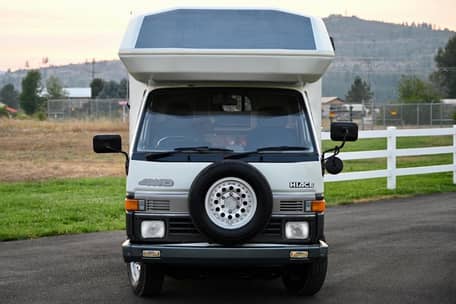1990 Toyota HiAce HolidayAce 4x4 - Image 3