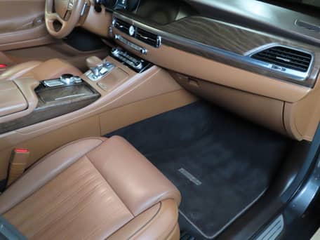 2020 Genesis G90 5.0 Ultimate - Image 25