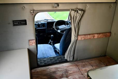 1990 Toyota HiAce HolidayAce 4x4 - Image 27
