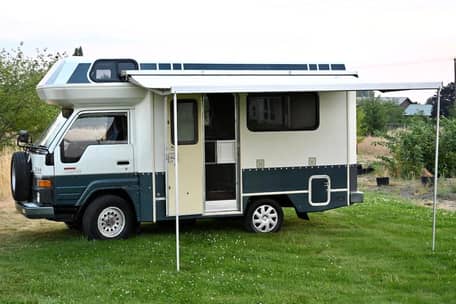 1990 Toyota HiAce HolidayAce 4x4 - Image 4