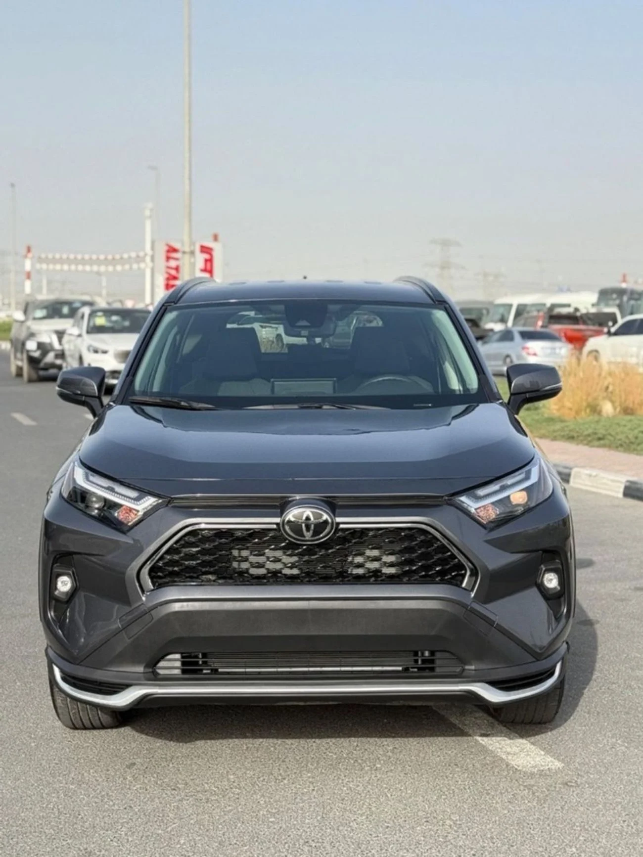Toyota RAV4 XLE 2.5 leather seats, push start - Image 4
