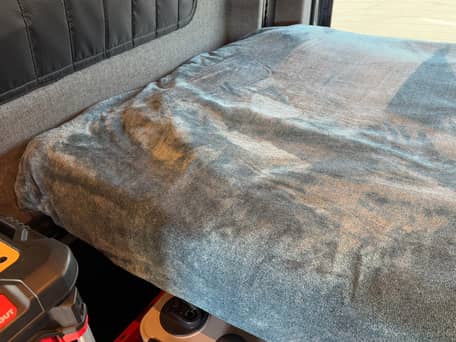 2019 Mercedes-Benz Sprinter 2500 4x4 - Image 33