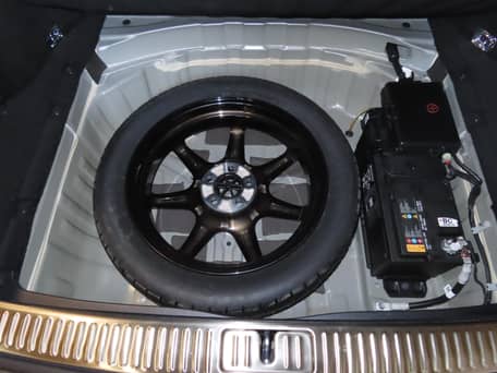 2020 Genesis G90 5.0 Ultimate - Image 39