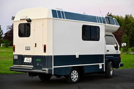 1990 Toyota HiAce HolidayAce 4x4 - Image 5