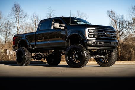 Used 2023 Ford F-250 Super Duty Lariat 4x4 - Image 6