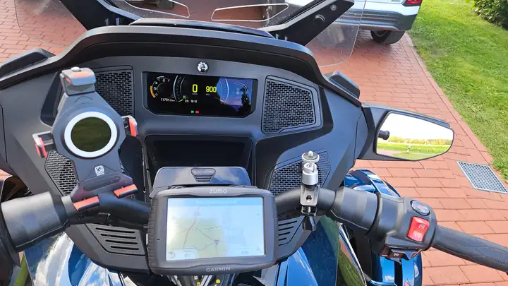 Can-Am Spyder RT - Image 7