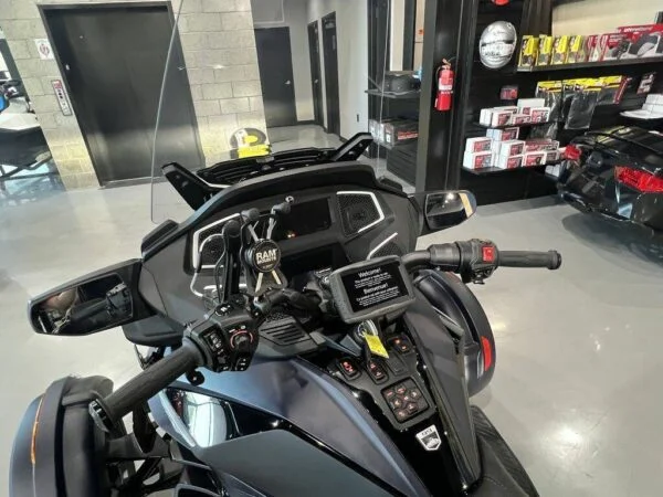 2022 Can-Am Spyder RT Sea-To-Sky - Image 7