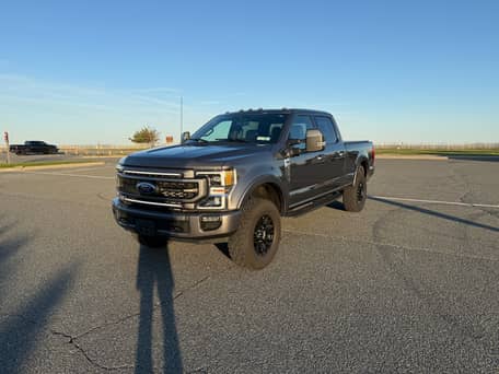2022 Ford F-250 Super Duty Lariat Tremor 4x4 - Image 8