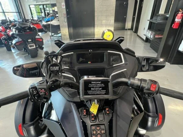 2022 Can-Am Spyder RT Sea-To-Sky - Image 8