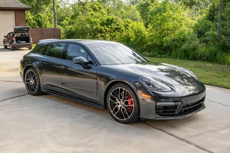 2022 Porsche Panamera GTS Sport Turismo - Image 8