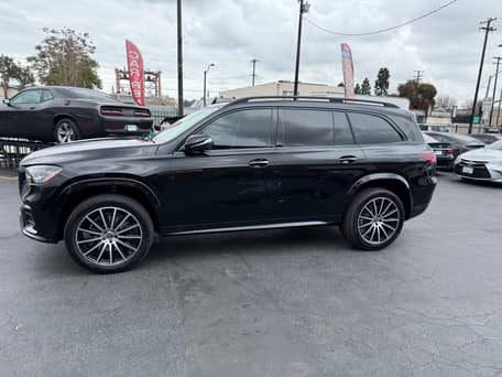 2025 Mercedes-Benz GLS 450 - Image 8