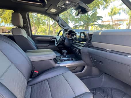 2023 Chevrolet Silverado 1500 ZR2 4x4 - Image 10