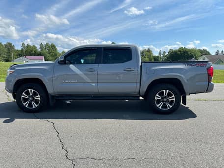 2018 Toyota Tacoma TRD Sport Double Cab 4x4 - Image 9