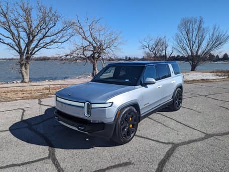 2023 Rivian R1S Adventure Edition - Image 9