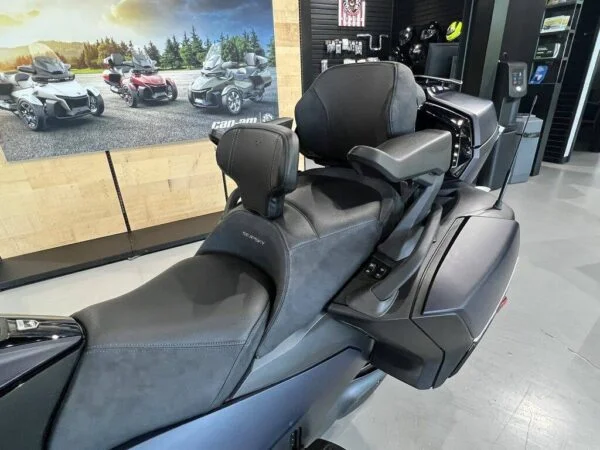 2022 Can-Am Spyder RT Sea-To-Sky - Image 9