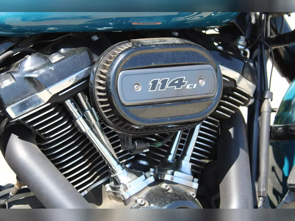 Used 2021 Harley-Davidson Touring Motorcycle - Image 9