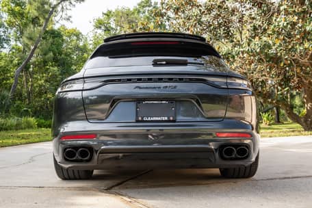 2022 Porsche Panamera GTS Sport Turismo - Image 9