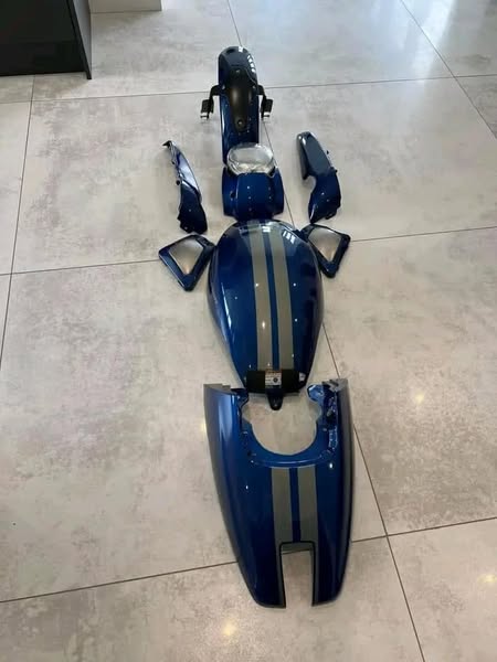 Superior Blue Tin Set for Sale