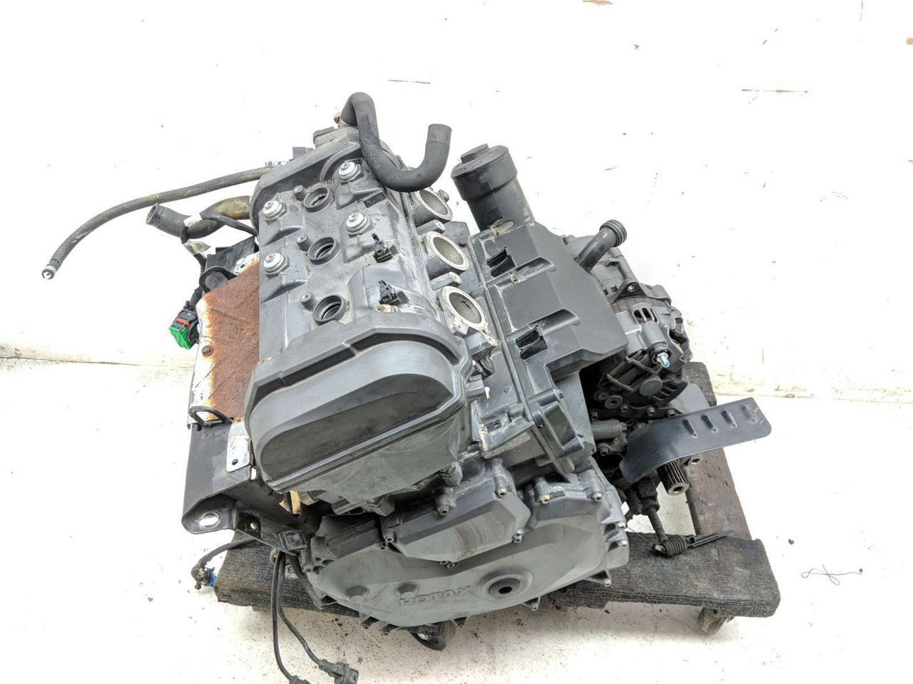 Used 2015 Can-Am Spyder Roadster F3 Engine Motor - Image 3