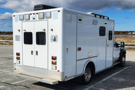 2010 Ford F-450 Super Duty 4x4 - Image 12