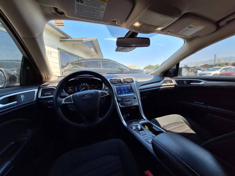 2020 Ford Fusion - Image 15
