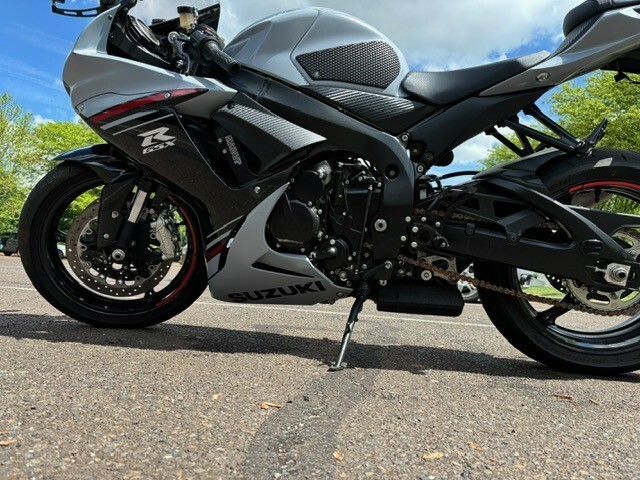 2023 Suzuki Sportbike Motorcycle GSX R 600 - Image 6