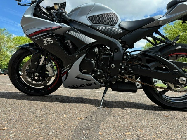2023 Suzuki Sportbike Motorcycle GSX R 600 - Image 9