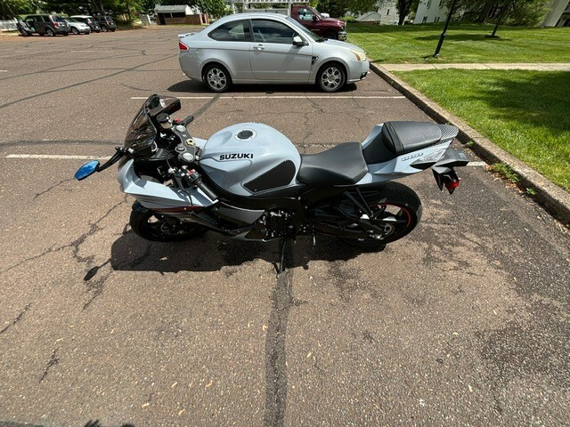 2023 Suzuki Sportbike Motorcycle GSX R 600 - Image 10