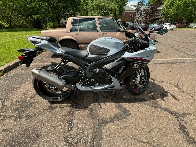 2023 Suzuki Sportbike Motorcycle GSX R 600 - Image 20