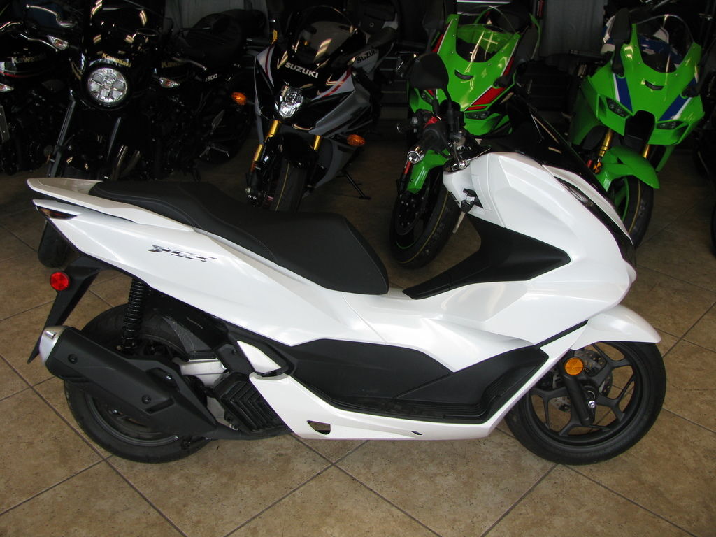 2022 Honda® Scooter Motorcycle PCX ABS - Image 3