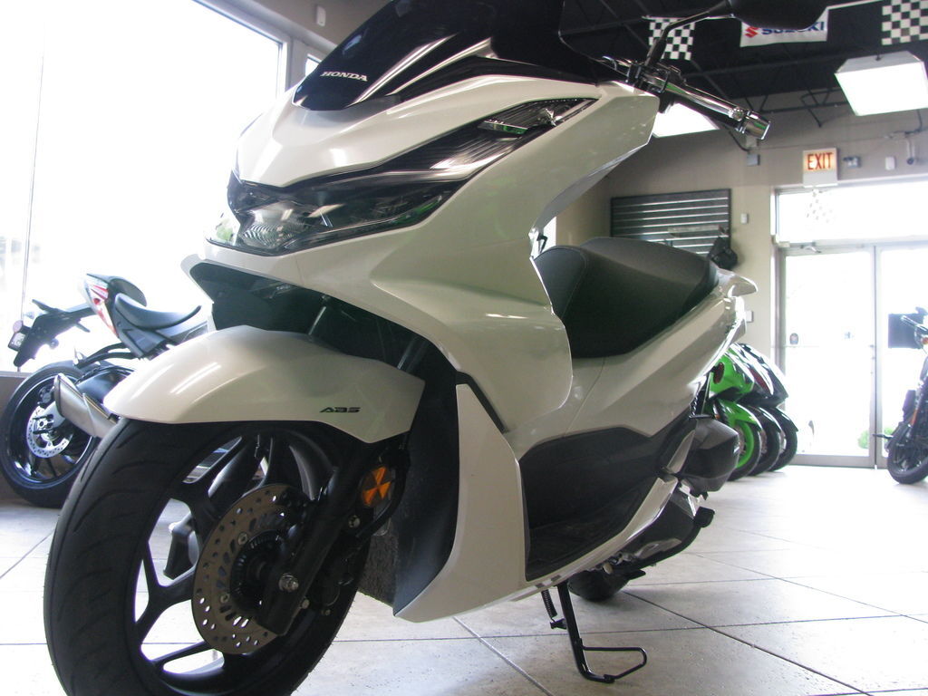 2022 Honda® Scooter Motorcycle PCX ABS - Image 10