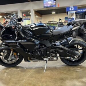New 2025 Yamaha YZF-R1
