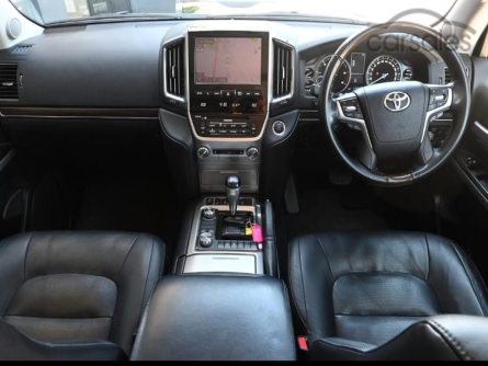 TOYOTA LAND CRUISER V8 2018 - Image 5